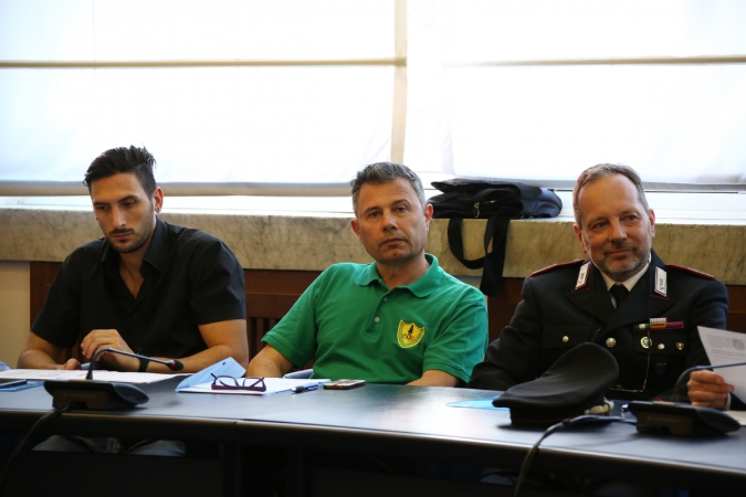 Il giornalista Luca Lotrecchiano, Flavio Erriu (G.S. Fiamme Gialle), Giuseppe Ugherani (C.S. Carabinieri)