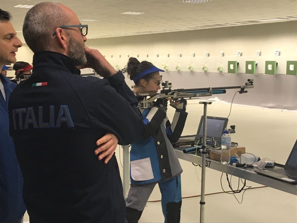 Una sessione di allenamento della squadra di carabina